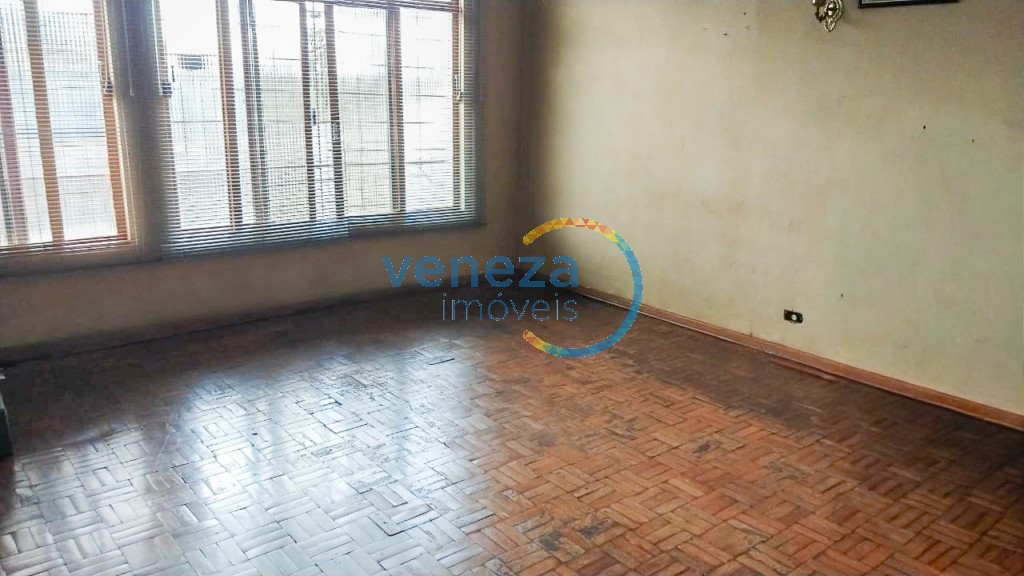 Casa Residencial à venda no bairro Morumbi de Londrina com 189.54m<sup>2</sup> útil, 3 quartos, 2 vagas de garagem