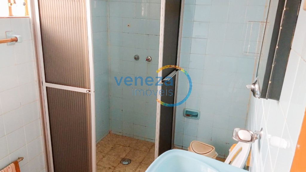 Casa Residencial à venda no bairro Morumbi de Londrina com 189.54m<sup>2</sup> útil, 3 quartos, 2 vagas de garagem