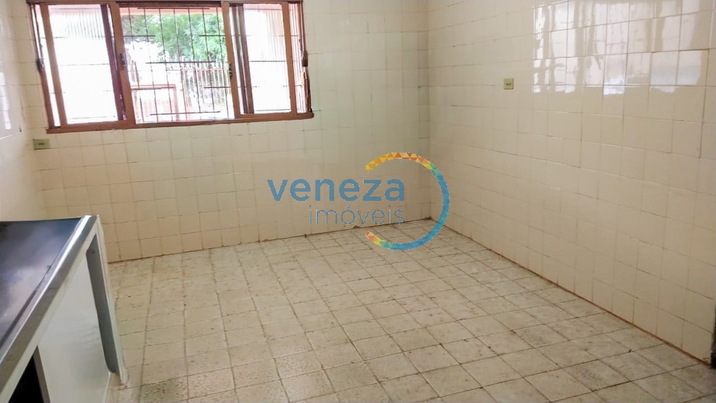 Casa Residencial à venda no bairro Morumbi de Londrina com 189.54m<sup>2</sup> útil, 3 quartos, 2 vagas de garagem