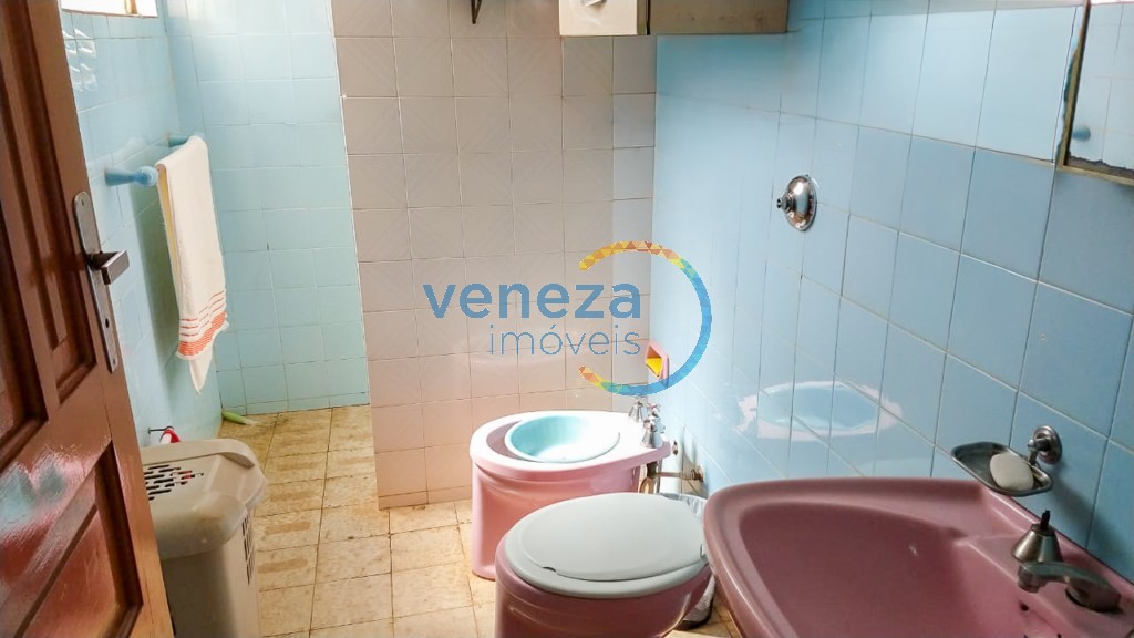 Casa Residencial à venda no bairro Morumbi de Londrina com 189.54m<sup>2</sup> útil, 3 quartos, 2 vagas de garagem