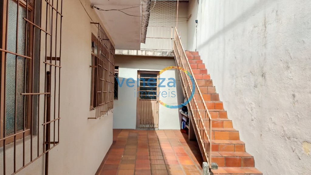 Casa Residencial à venda no bairro Morumbi de Londrina com 189.54m<sup>2</sup> útil, 3 quartos, 2 vagas de garagem