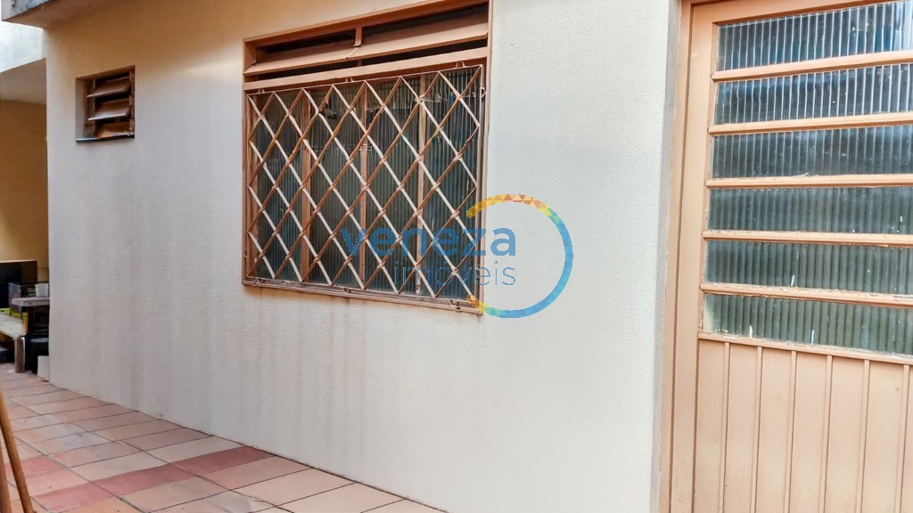 Casa Residencial à venda no bairro Morumbi de Londrina com 189.54m<sup>2</sup> útil, 3 quartos, 2 vagas de garagem