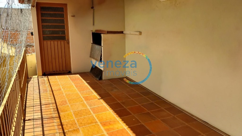 Casa Residencial à venda no bairro Morumbi de Londrina com 189.54m<sup>2</sup> útil, 3 quartos, 2 vagas de garagem