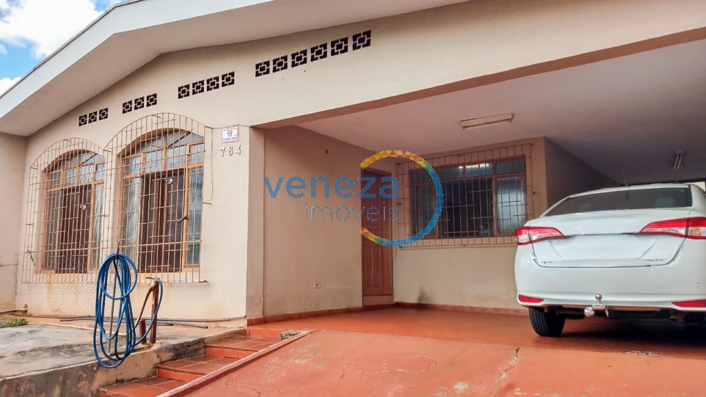 Casa Residencial à venda no bairro Morumbi de Londrina com 189.54m<sup>2</sup> útil, 3 quartos, 2 vagas de garagem