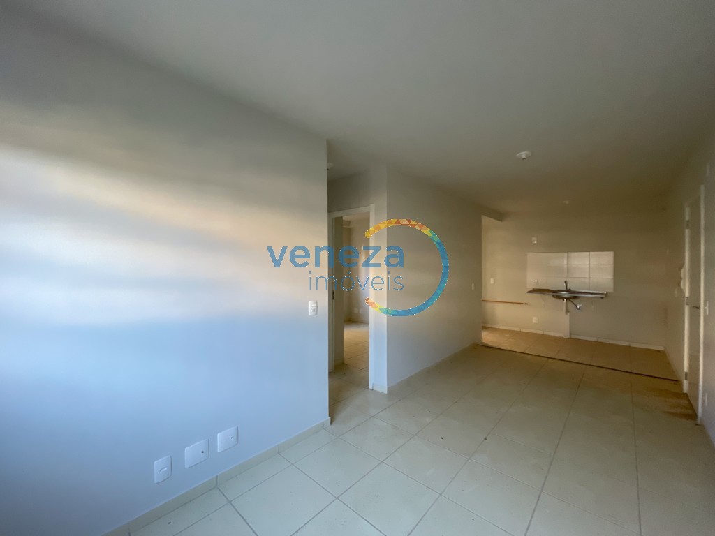 Apartamento para venda no Gleba Esperanca em Londrina com 76,22m² por R$ 178.000,00
