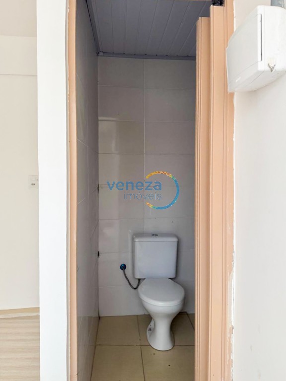 Casa Residencial para locação no bairro Guanabara de Londrina com 252.74m<sup>2</sup> útil, 4 quartos, 1 vaga de garagem