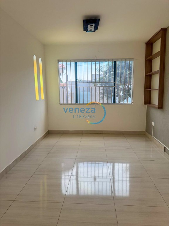 Casa Residencial para locação no bairro Guanabara de Londrina com 252.74m<sup>2</sup> útil, 4 quartos, 1 vaga de garagem