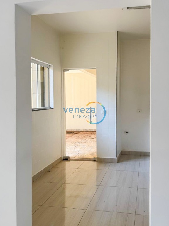 Casa Residencial para locação no bairro Guanabara de Londrina com 252.74m<sup>2</sup> útil, 4 quartos, 1 vaga de garagem