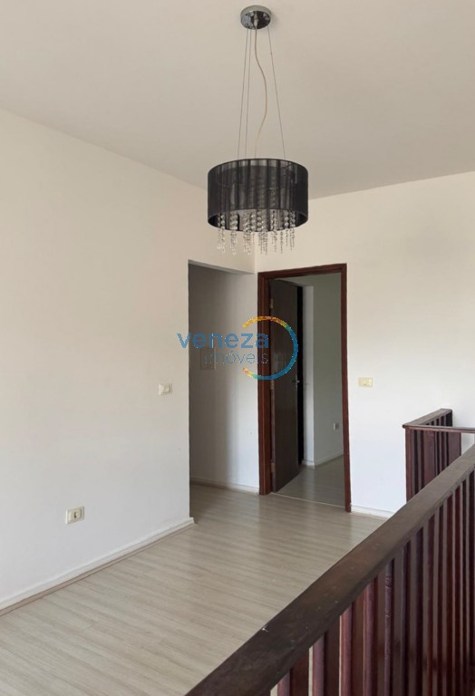 Casa Residencial para locação no bairro Guanabara de Londrina com 252.74m<sup>2</sup> útil, 4 quartos, 1 vaga de garagem