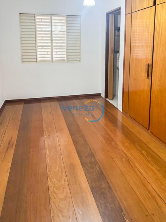 Casa Residencial para locação no bairro Guanabara de Londrina com 252.74m<sup>2</sup> útil, 4 quartos, 1 vaga de garagem