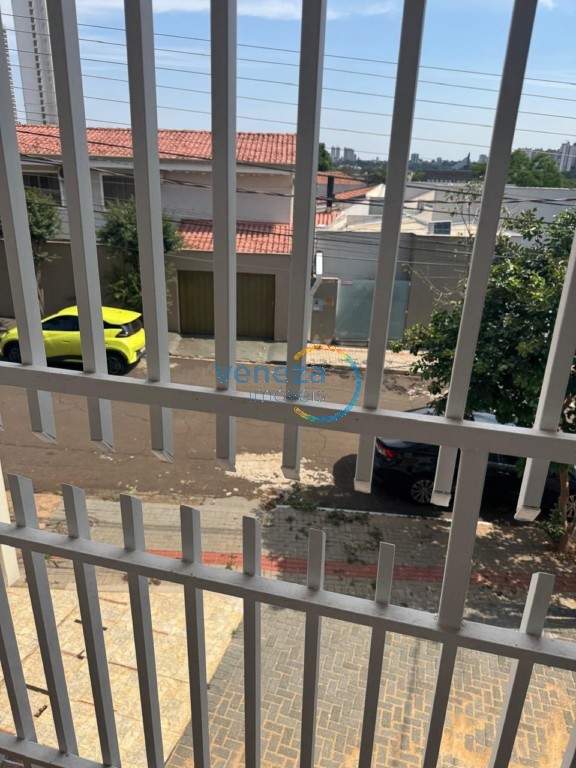 Casa Residencial para locação no bairro Guanabara de Londrina com 252.74m<sup>2</sup> útil, 4 quartos, 1 vaga de garagem