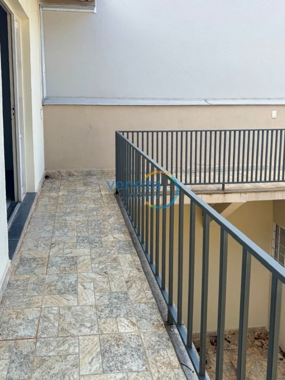 Casa Residencial para locação no bairro Guanabara de Londrina com 252.74m<sup>2</sup> útil, 4 quartos, 1 vaga de garagem