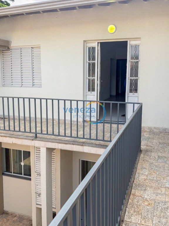 Casa Residencial para locação no bairro Guanabara de Londrina com 252.74m<sup>2</sup> útil, 4 quartos, 1 vaga de garagem