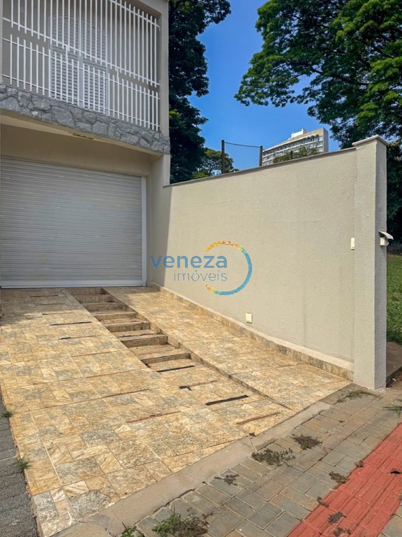 Casa Residencial para locação no bairro Guanabara de Londrina com 252.74m<sup>2</sup> útil, 4 quartos, 1 vaga de garagem