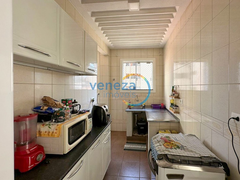 Apartamento à venda no bairro Centro de Londrina com 70m<sup>2</sup> útil, 3 quartos, 1 vaga de garagem