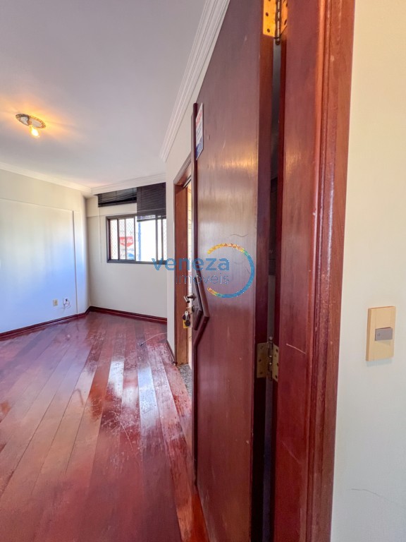 Apartamento para locacao no Brasil em Londrina com 40m² por R$ 900,00