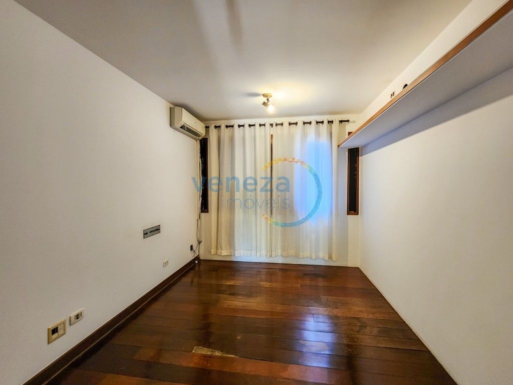 Casa Residencial à venda no bairro Andrade de Londrina com 441m<sup>2</sup> útil, 4 quartos, 5 vagas de garagem