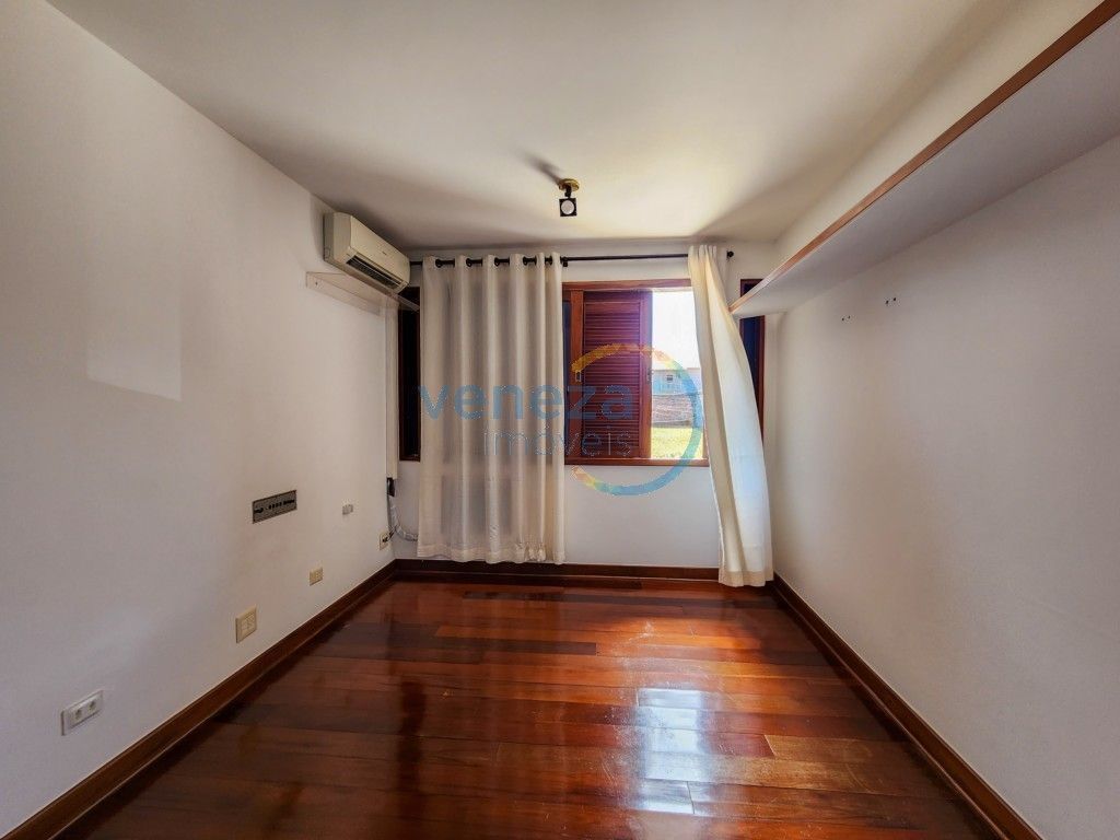 Casa Residencial à venda no bairro Andrade de Londrina com 441m<sup>2</sup> útil, 4 quartos, 5 vagas de garagem