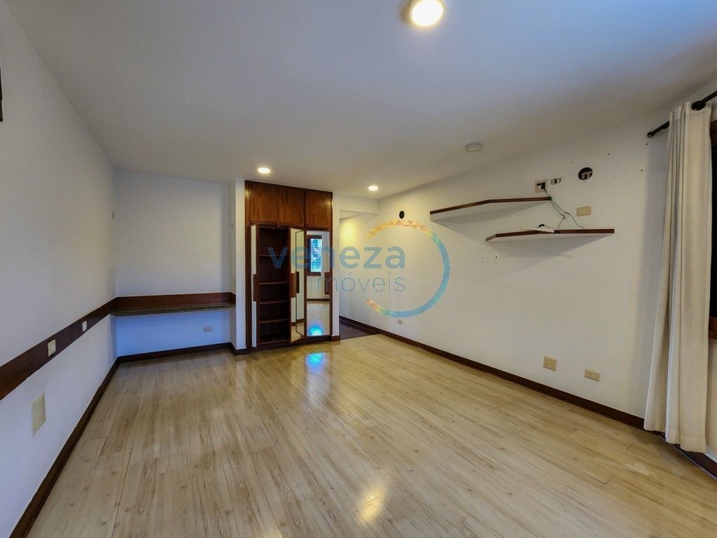 Casa Residencial à venda no bairro Andrade de Londrina com 441m<sup>2</sup> útil, 4 quartos, 5 vagas de garagem