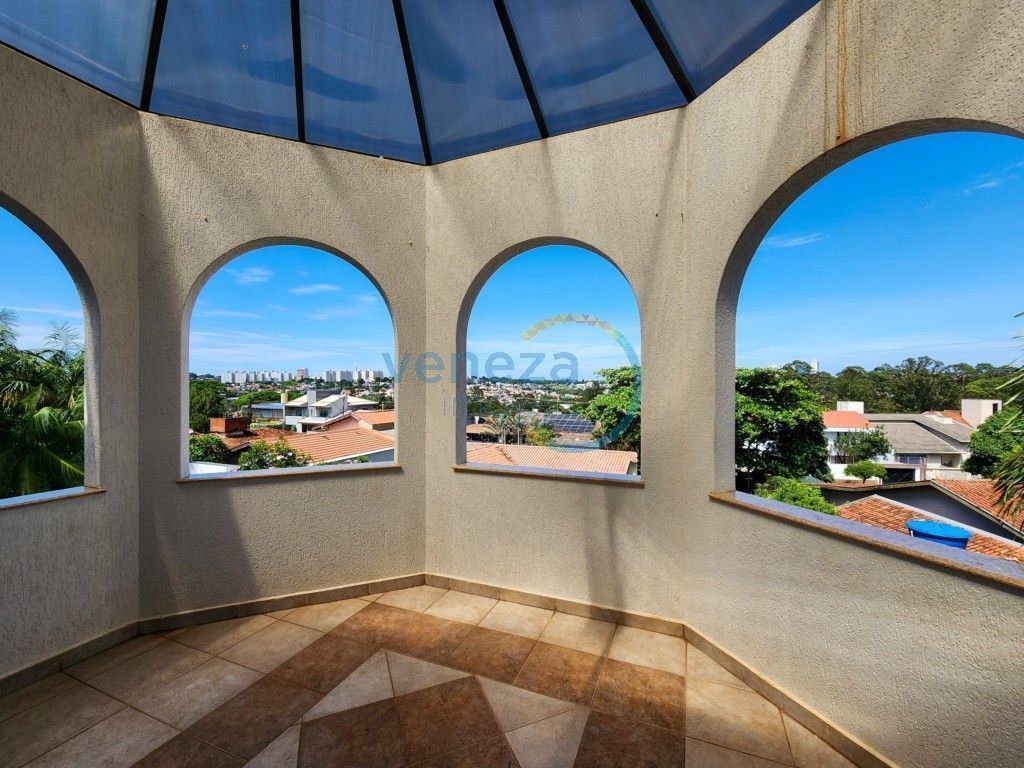 Casa Residencial à venda no bairro Andrade de Londrina com 441m<sup>2</sup> útil, 4 quartos, 5 vagas de garagem