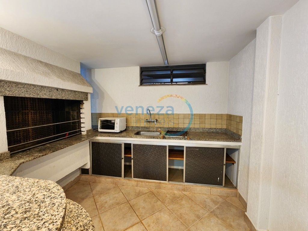 Casa Residencial à venda no bairro Andrade de Londrina com 441m<sup>2</sup> útil, 4 quartos, 5 vagas de garagem