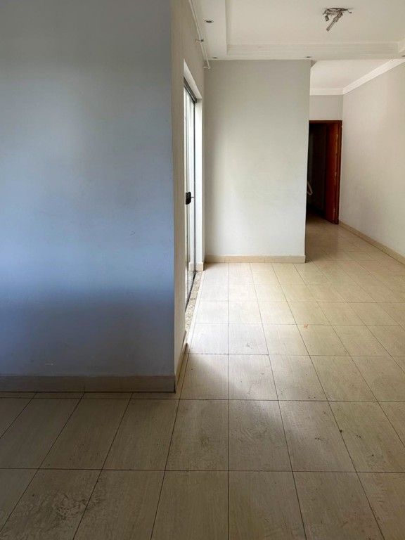 Casa Residencial para venda no Aeroporto em Londrina com 93m² por R$ 298.000,00