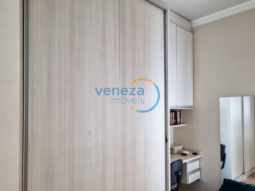 Casa Residencial à venda no bairro Albatroz de Londrina com 180m<sup>2</sup> útil, 4 quartos, 3 vagas de garagem