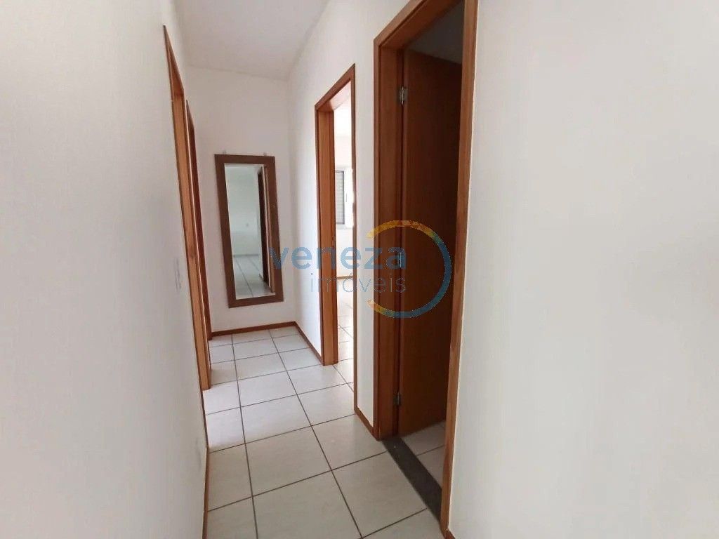 Apartamento para venda no Aurora em Londrina com 91,8m² por R$ 445.000,00