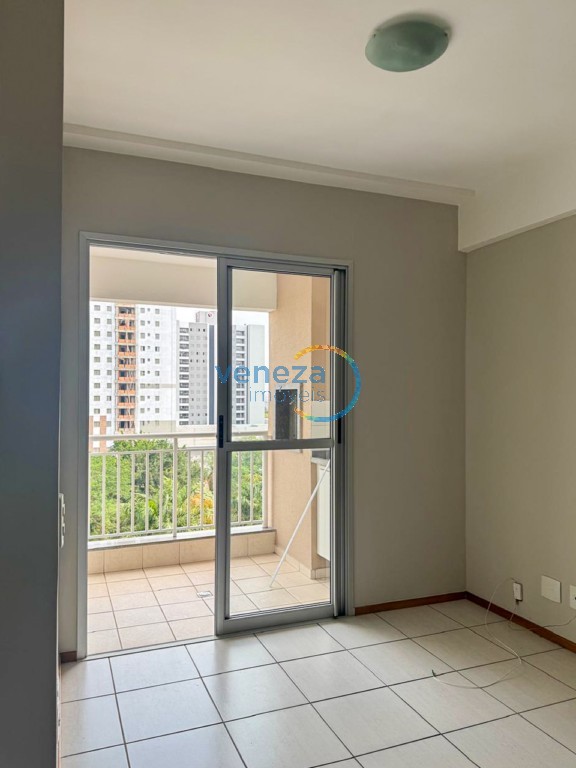 Apartamento à venda no bairro Aurora de Londrina com 69.89m<sup>2</sup> útil, 3 quartos, 2 vagas de garagem