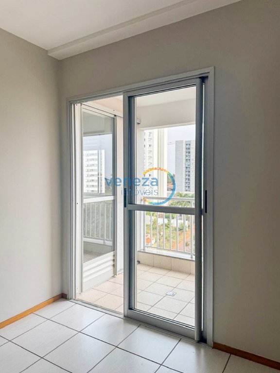 Apartamento à venda no bairro Aurora de Londrina com 69.89m<sup>2</sup> útil, 3 quartos, 2 vagas de garagem