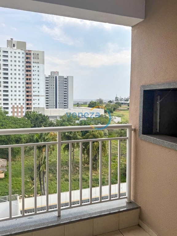 Apartamento à venda no bairro Aurora de Londrina com 69.89m<sup>2</sup> útil, 3 quartos, 2 vagas de garagem