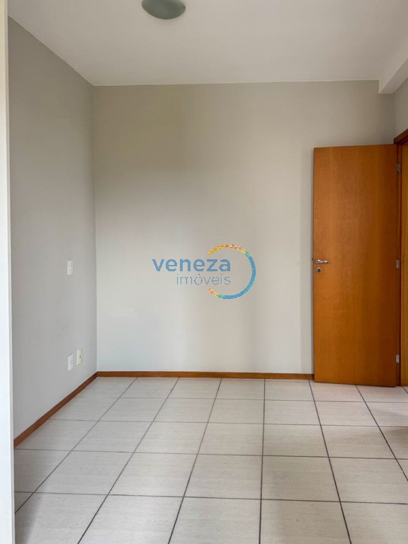 Apartamento à venda no bairro Aurora de Londrina com 69.89m<sup>2</sup> útil, 3 quartos, 2 vagas de garagem