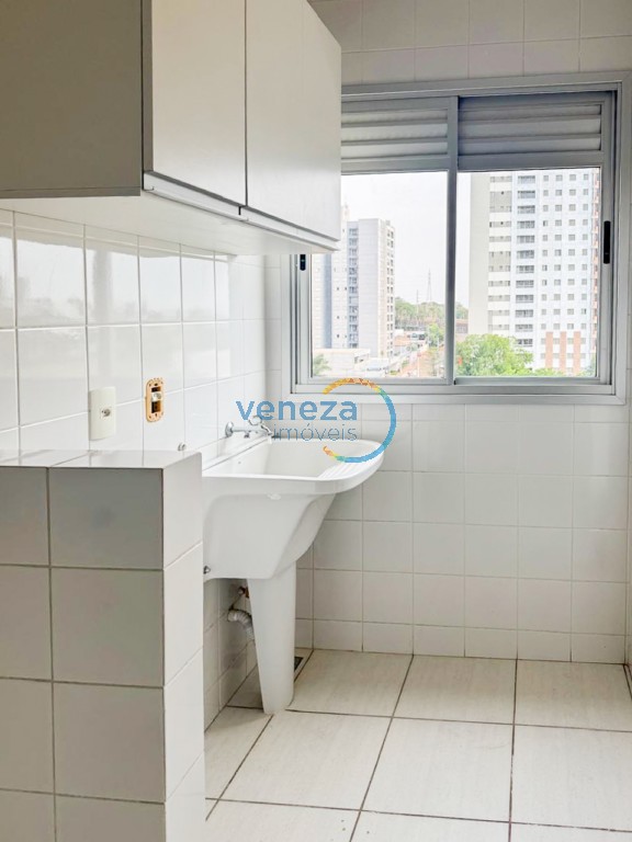 Apartamento à venda no bairro Aurora de Londrina com 69.89m<sup>2</sup> útil, 3 quartos, 2 vagas de garagem