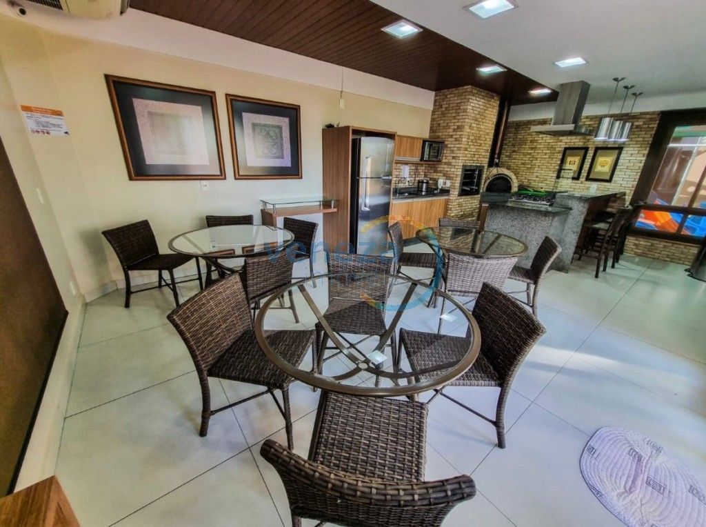 Apartamento à venda no bairro Aurora de Londrina com 69.89m<sup>2</sup> útil, 3 quartos, 2 vagas de garagem