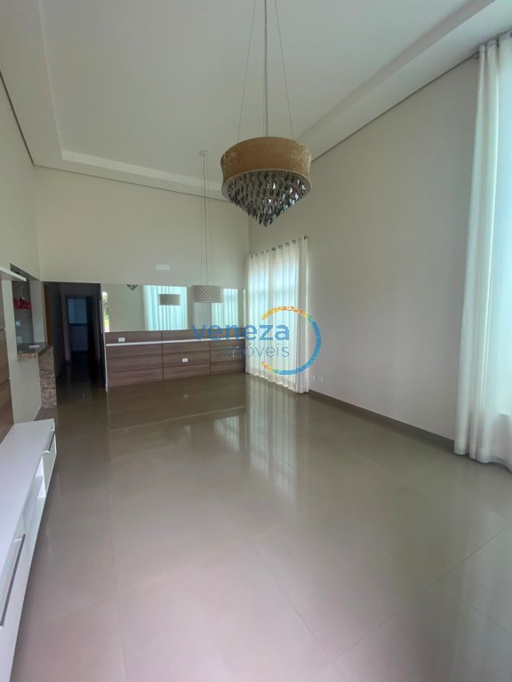 Casa Residencial à venda no bairro Ecoville I de Cambe com 200m<sup>2</sup> útil, 3 quartos, 3 vagas de garagem