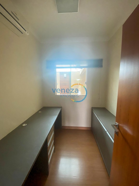 Casa Residencial à venda no bairro Ecoville I de Cambe com 200m<sup>2</sup> útil, 3 quartos, 3 vagas de garagem