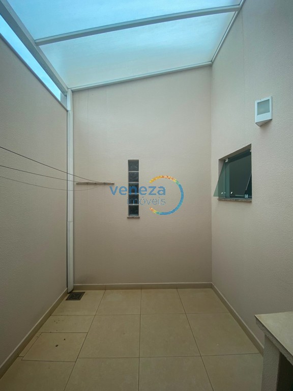 Casa Residencial à venda no bairro Ecoville I de Cambe com 200m<sup>2</sup> útil, 3 quartos, 3 vagas de garagem