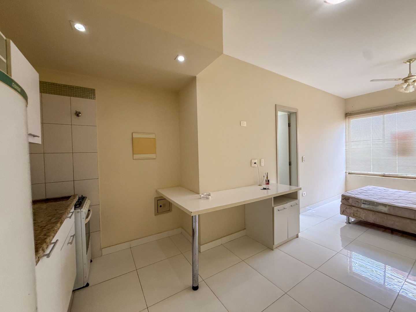 Apartamento para locacao no Centro em Londrina com 65,68m² por R$ 1.550,00  - Foto 2