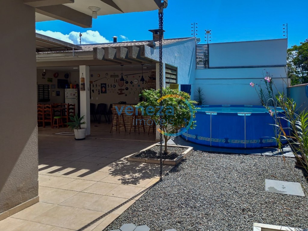 Casa Residencial para venda no Centro em Itapoa com 223m² por R$ 1.100.000,00
