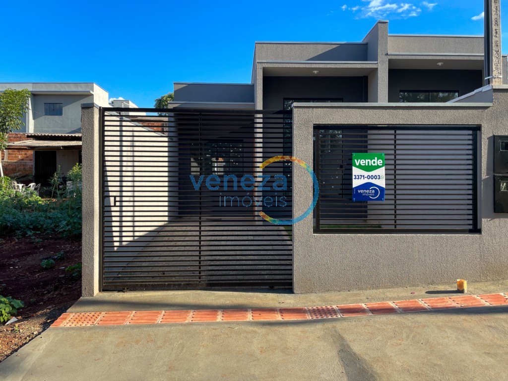 Casa Residencial à venda no bairro Catuai de Londrina com 69.17m<sup>2</sup> útil, 3 quartos, 1 vaga de garagem