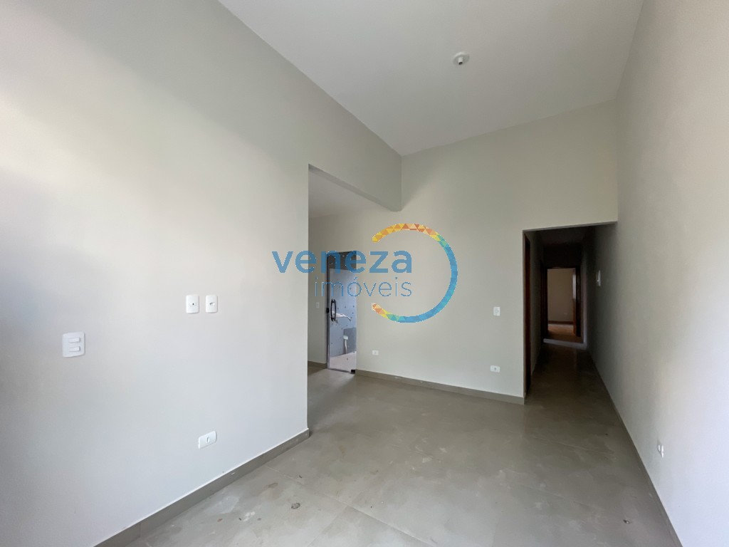 Casa Residencial à venda no bairro Catuai de Londrina com 69.17m<sup>2</sup> útil, 3 quartos, 1 vaga de garagem