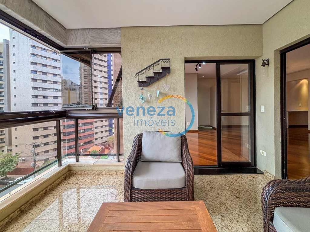 Apartamento à venda no bairro Centro de Londrina com 157.63m<sup>2</sup> útil, 3 quartos, 2 vagas de garagem
