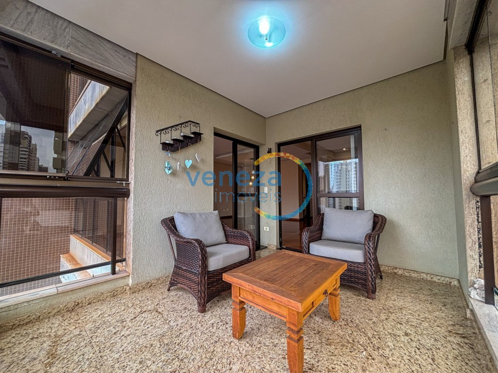 Apartamento à venda no bairro Centro de Londrina com 157.63m<sup>2</sup> útil, 3 quartos, 2 vagas de garagem