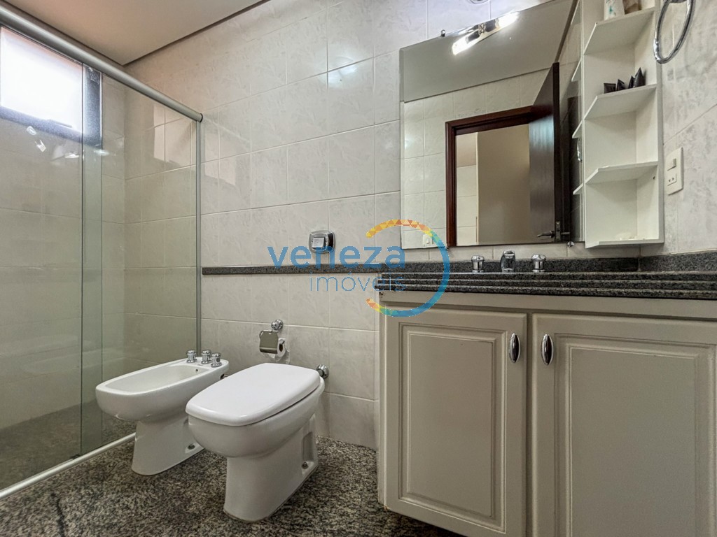 Apartamento à venda no bairro Centro de Londrina com 157.63m<sup>2</sup> útil, 3 quartos, 2 vagas de garagem