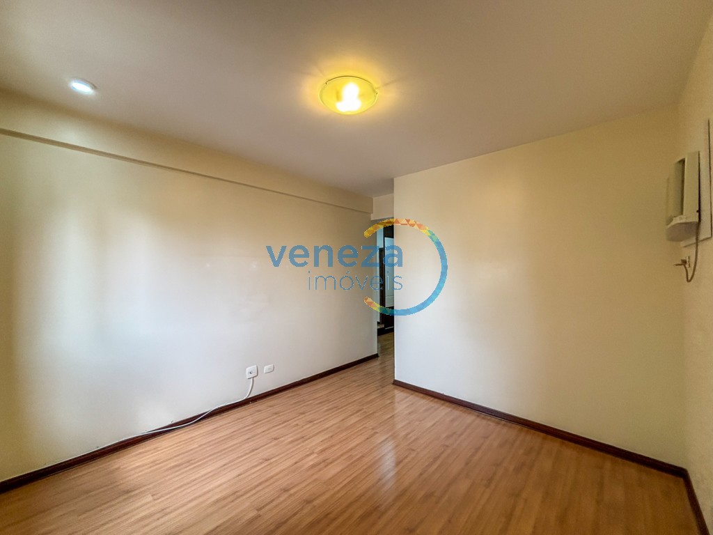 Apartamento à venda no bairro Centro de Londrina com 157.63m<sup>2</sup> útil, 3 quartos, 2 vagas de garagem