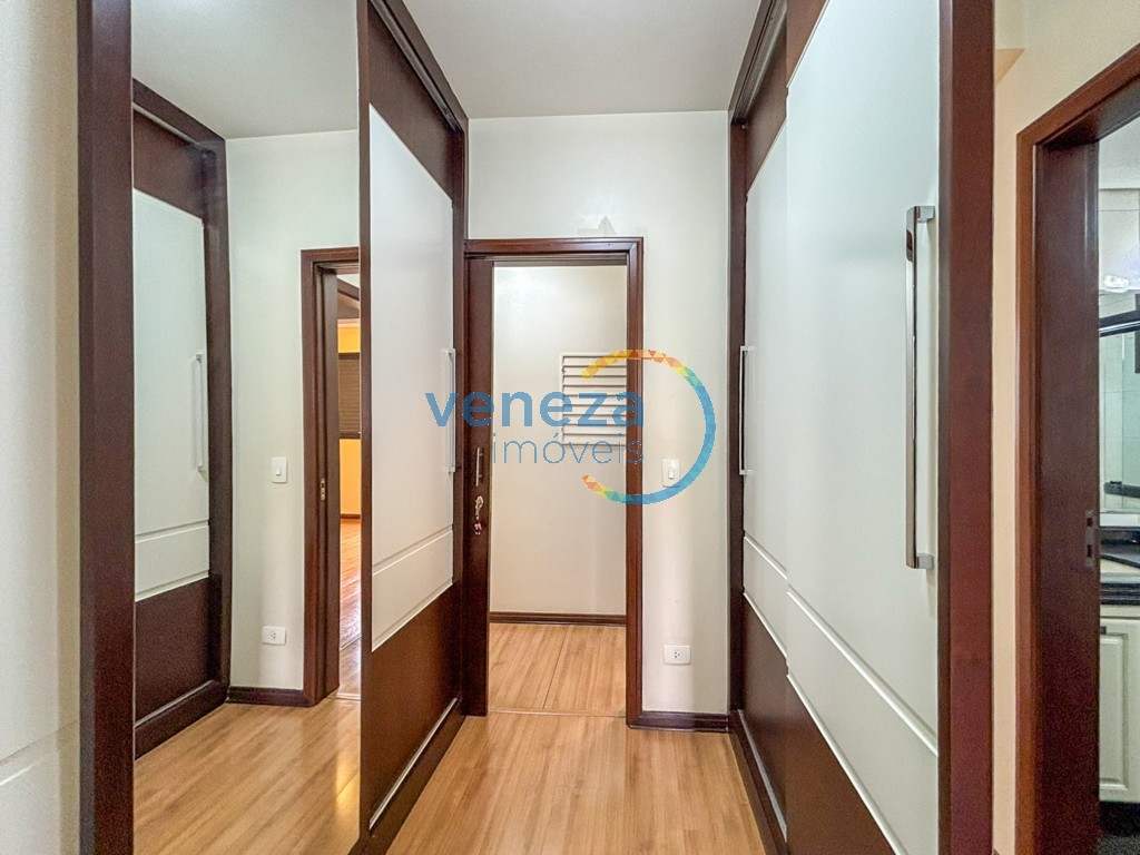 Apartamento à venda no bairro Centro de Londrina com 157.63m<sup>2</sup> útil, 3 quartos, 2 vagas de garagem