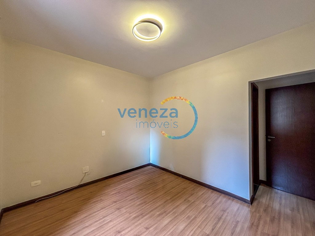 Apartamento à venda no bairro Centro de Londrina com 157.63m<sup>2</sup> útil, 3 quartos, 2 vagas de garagem
