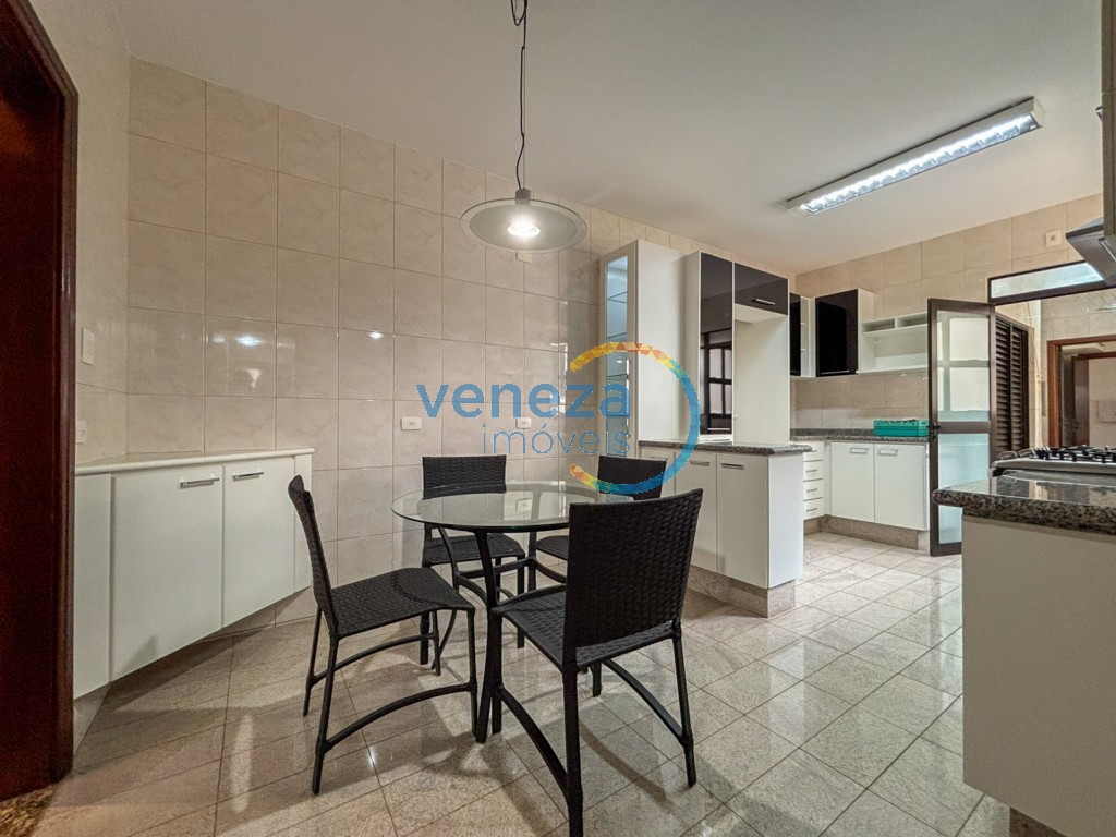 Apartamento à venda no bairro Centro de Londrina com 157.63m<sup>2</sup> útil, 3 quartos, 2 vagas de garagem