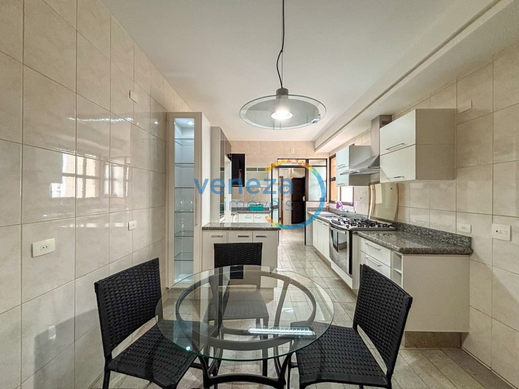 Apartamento à venda no bairro Centro de Londrina com 157.63m<sup>2</sup> útil, 3 quartos, 2 vagas de garagem