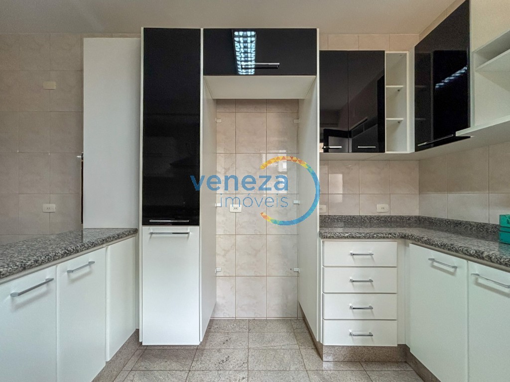 Apartamento à venda no bairro Centro de Londrina com 157.63m<sup>2</sup> útil, 3 quartos, 2 vagas de garagem